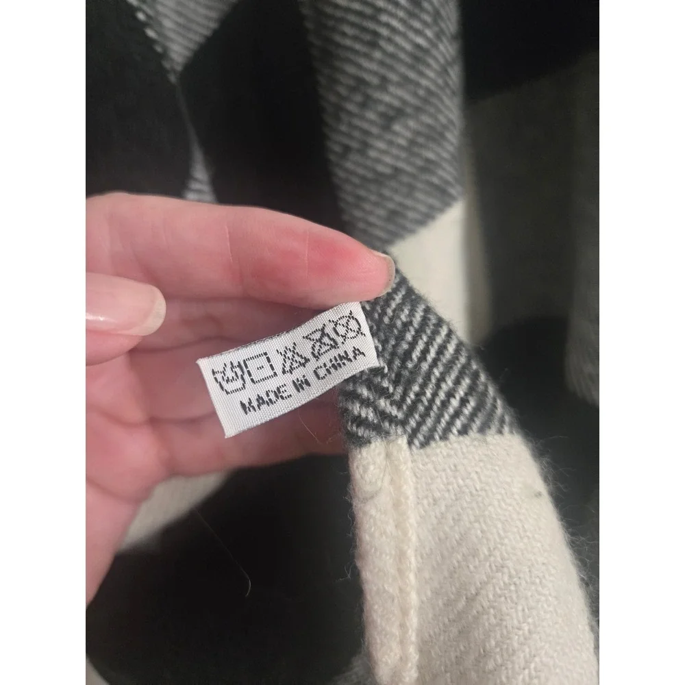 Buffalo Plaid Poncho Wrap Black White Checkered Fringed Shawl Cape Womens
